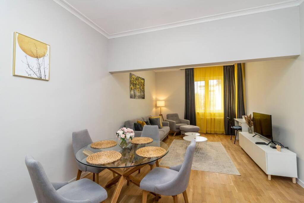 Spacious Aristocratic Apt. With A Colourful View 索菲亞 外观 照片
