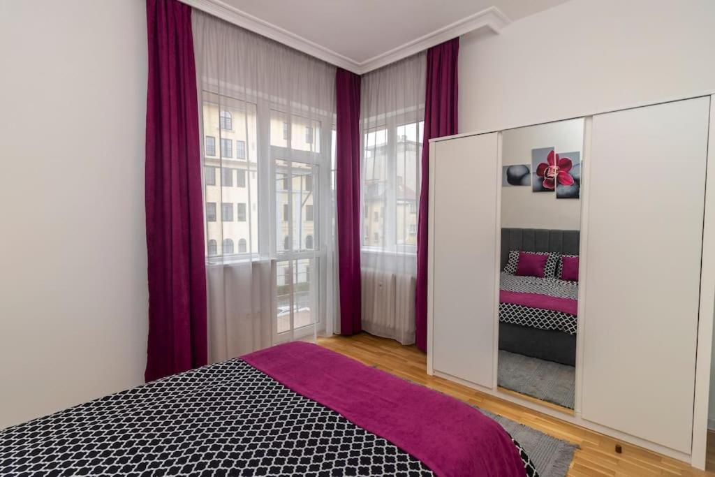 Spacious Aristocratic Apt. With A Colourful View 索菲亞 外观 照片